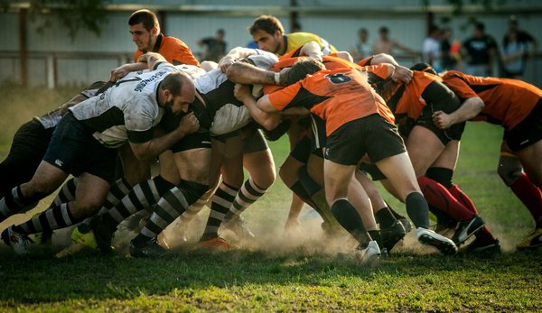 Quelle stratégie de sprint répété est efficace pour augmenter l'explosivité des joueurs de rugby à sept?
