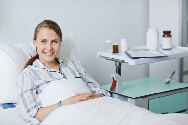 Comment les équipes de football peuvent-elles optimiser la récupération entre des matchs rapprochés en compétition?