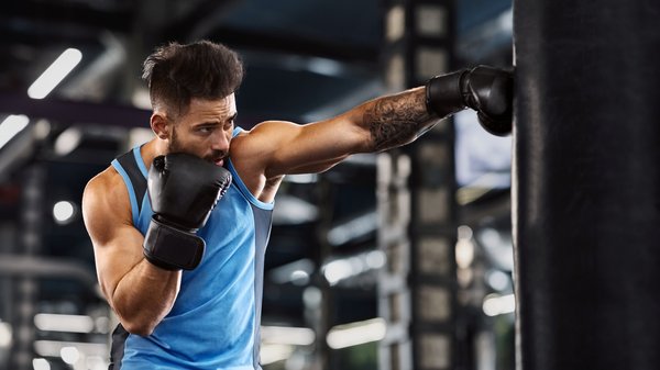 Pourquoi la compression booste la performance en boxe et combats