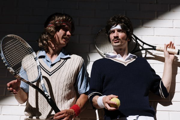 Pulls de tennis vintage : style et confort sur le court